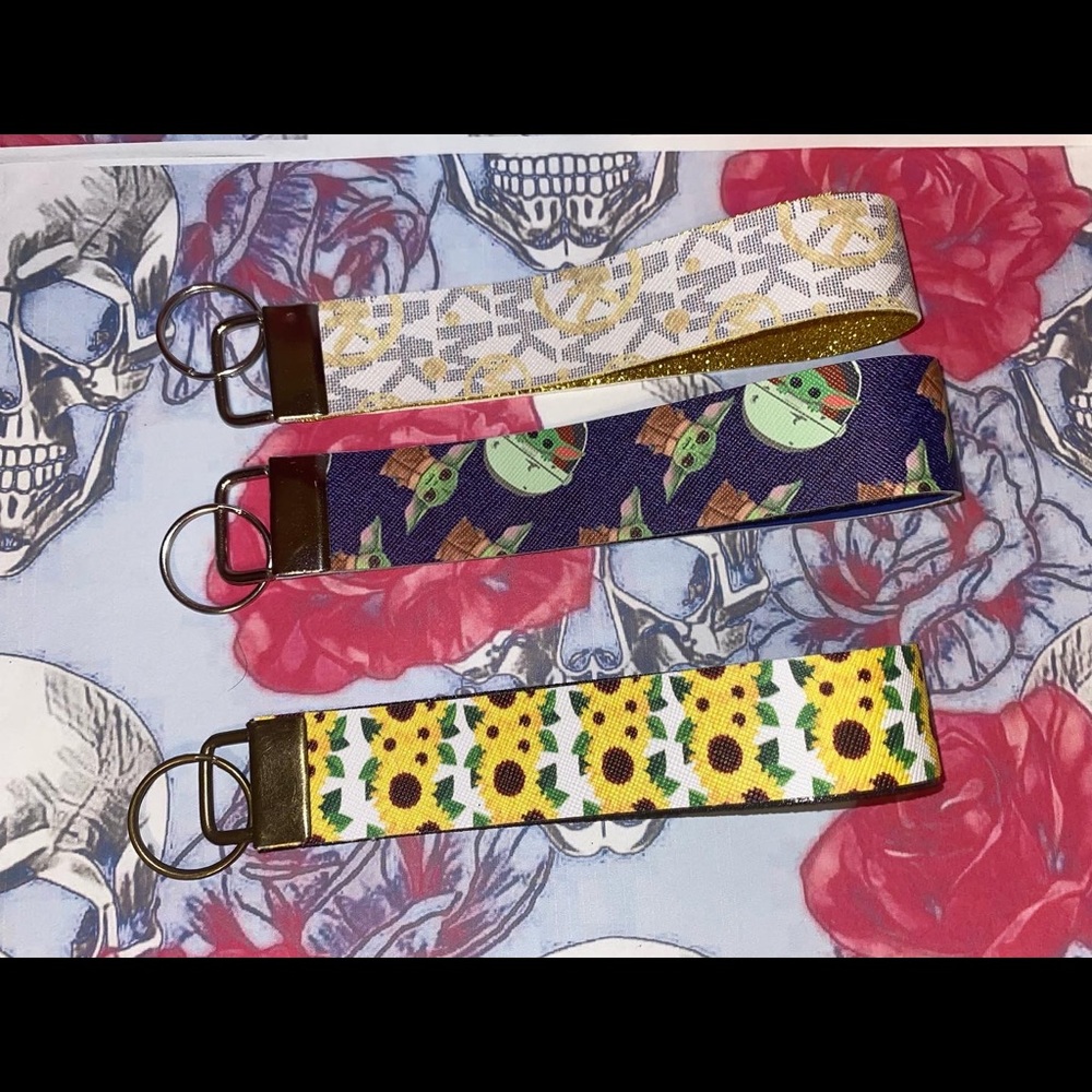 Wrist keychains - Picture 4 of 15